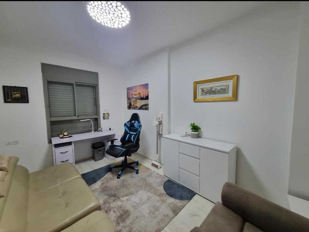 Turdeluxe Company Large 4 Bedroom Apartement In Central Rechovot Екстериор снимка