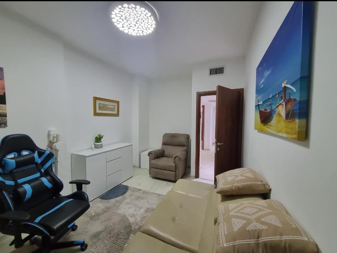 Turdeluxe Company Large 4 Bedroom Apartement In Central Rechovot Екстериор снимка