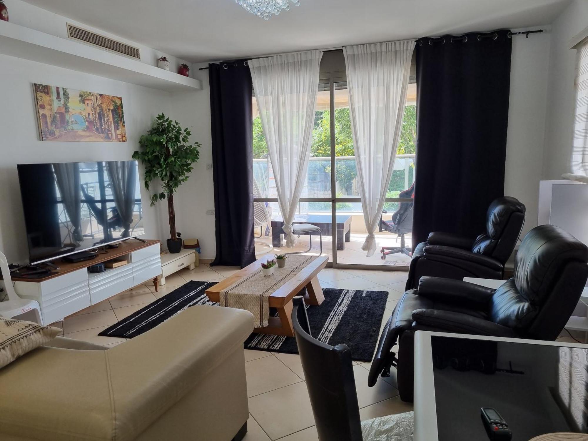 Turdeluxe Company Large 4 Bedroom Apartement In Central Rechovot Екстериор снимка